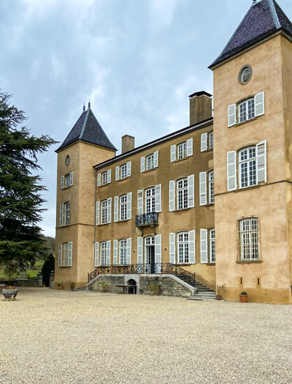 Château de la Barollière, Facade extérieure et cours